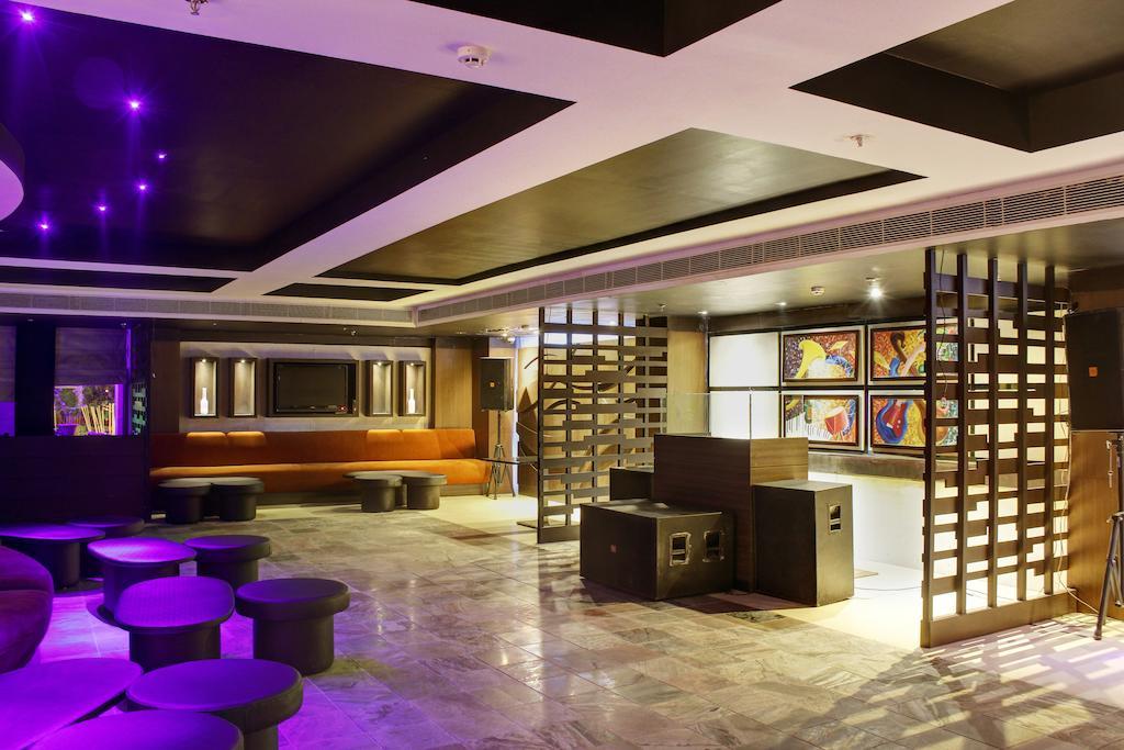 Aavaa Surya Continental Hotel New Delhi Exterior photo