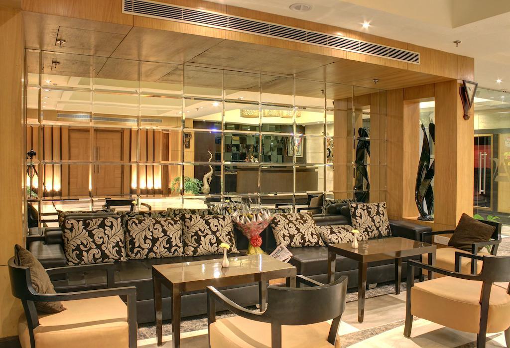 Aavaa Surya Continental Hotel New Delhi Exterior photo